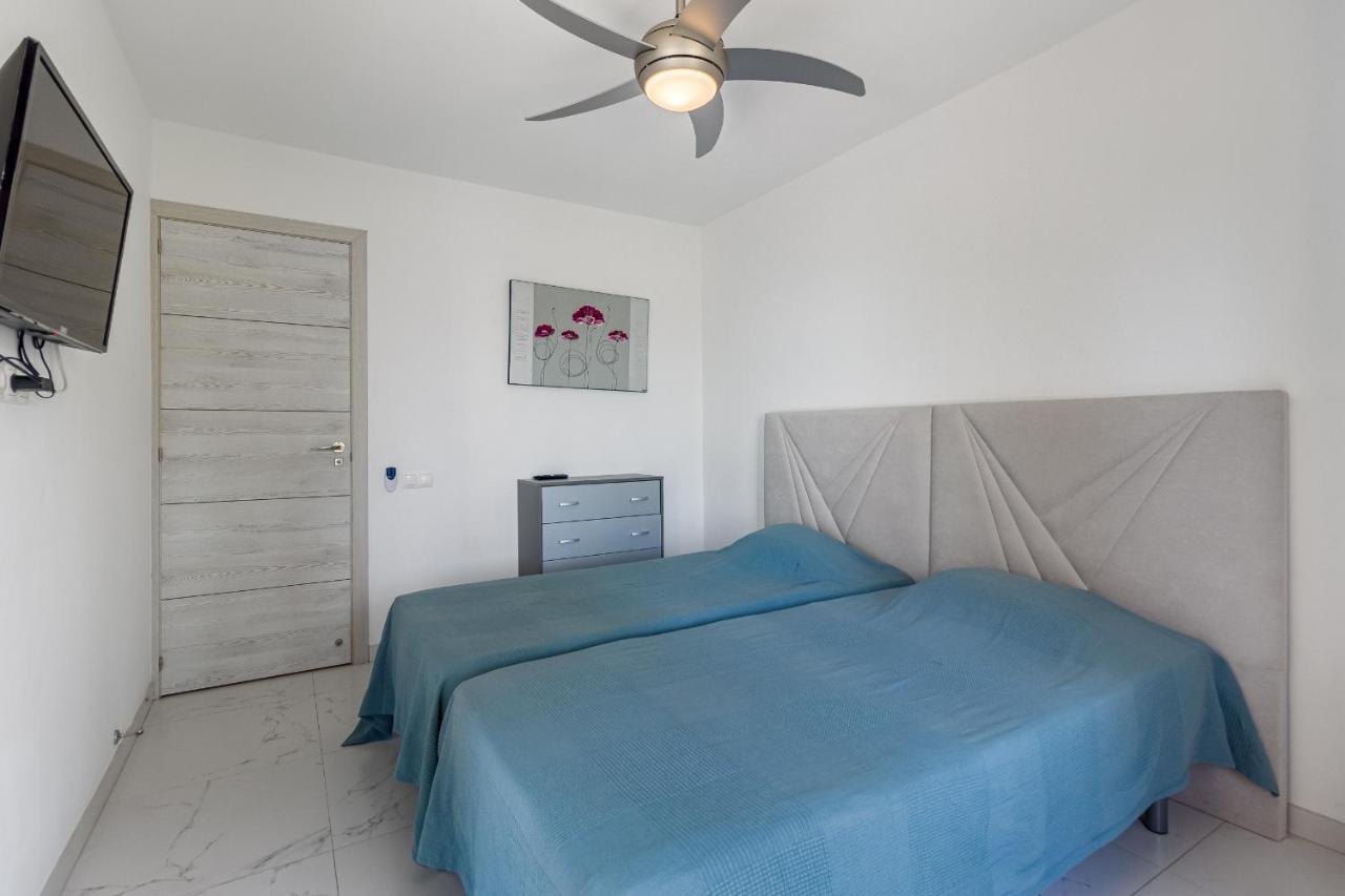 Amazing 3 Bedroom Apartment On The First Line Of The Best Las Americas Beach, Air Conditioner And Terrace Ocean View Плая-де-лас-Америкас Экстерьер фото